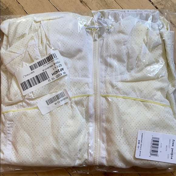 W/tag FP Movement Rain Runner Jacket - Picture 3 of 4